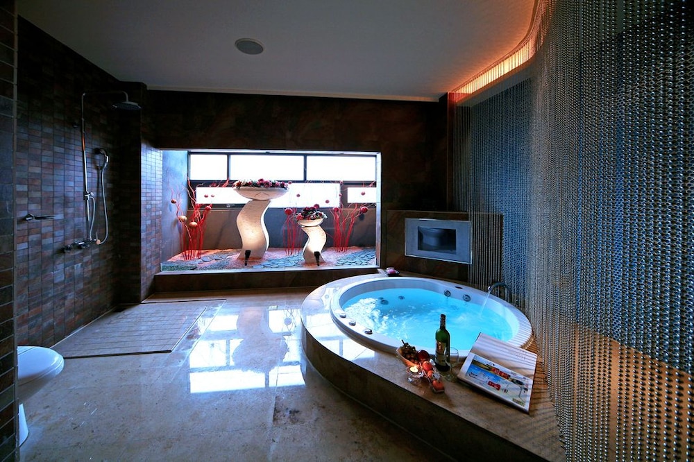 Fongchin Motel 19/44