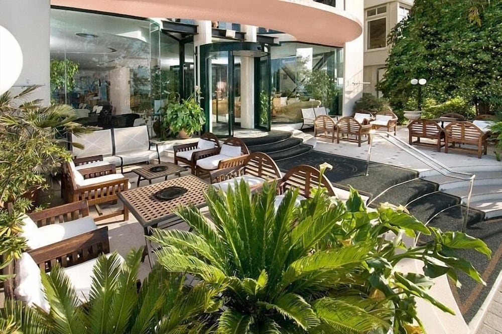 Park Hotel 11/64