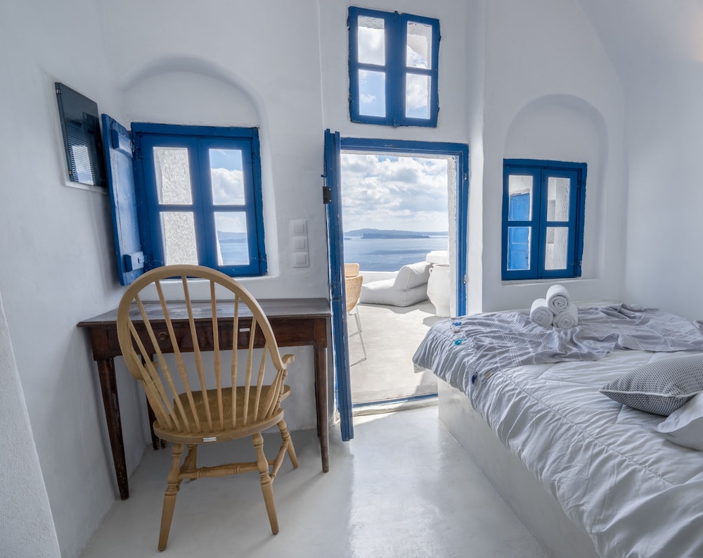 Azure, Suite, Double Bed, Caldera View