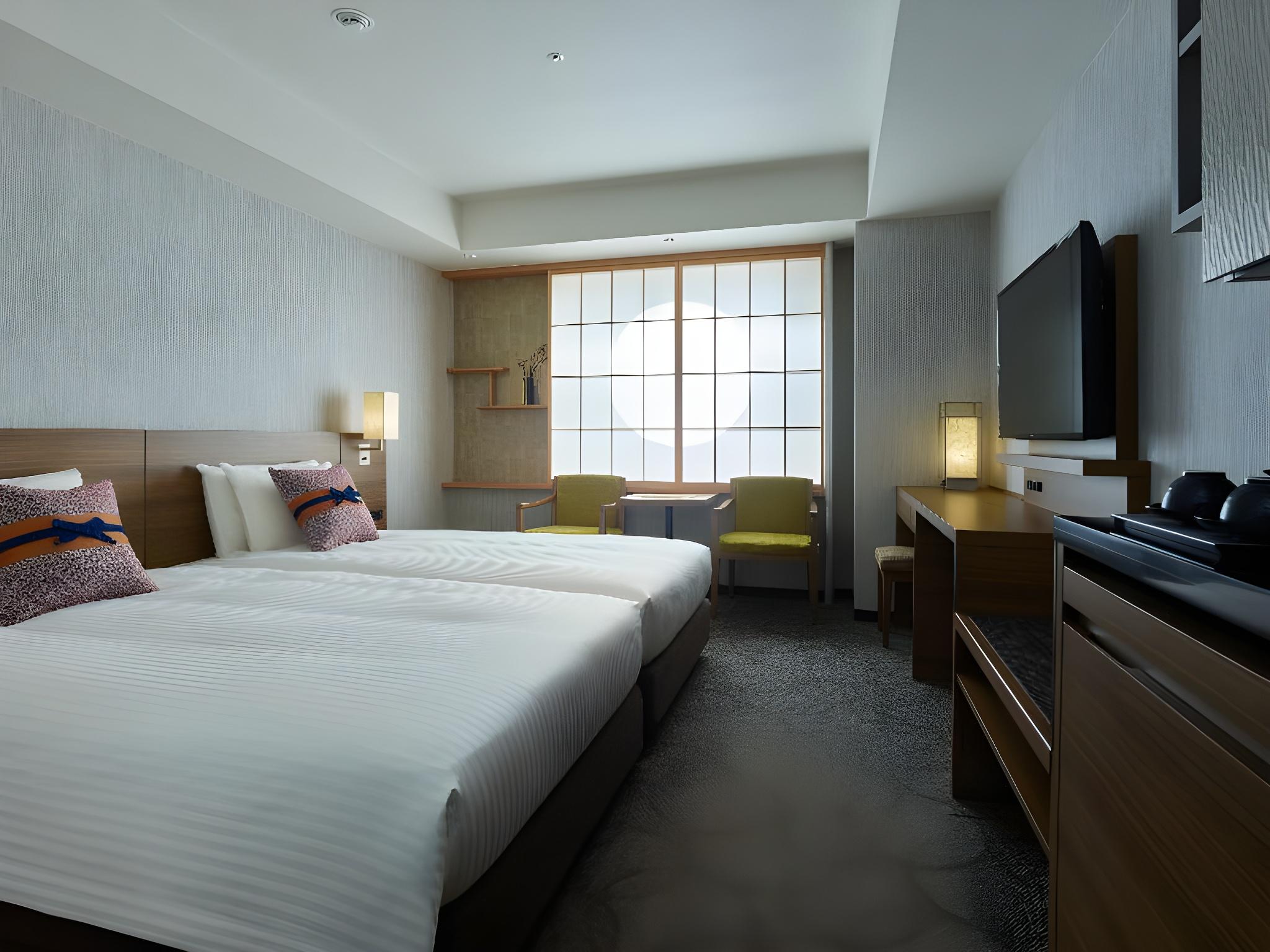 ROOM, TWIN BEDS