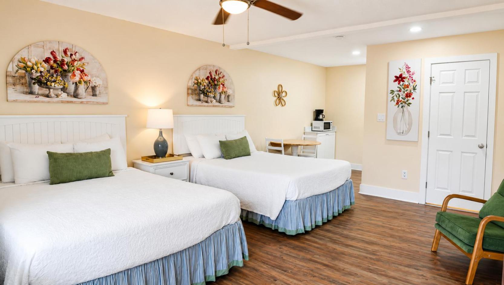Efficiency, 2 Queen Beds