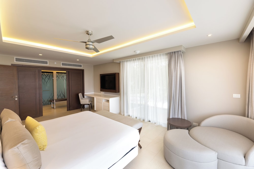 1 Bedroom, Presidential, Luxury, Suite, King Bed, Ocean View, Sofa, Rooftop Pool