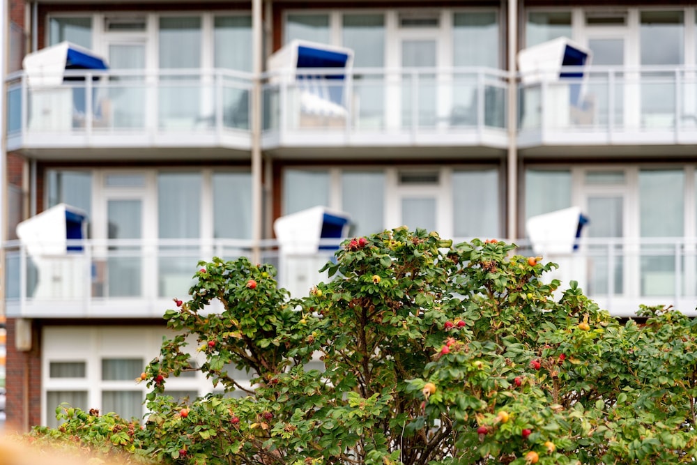 Wyn. Strandhotel Sylt 3/50