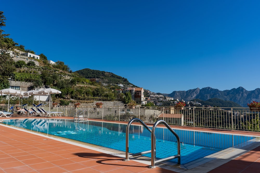 Ravello View 12/31