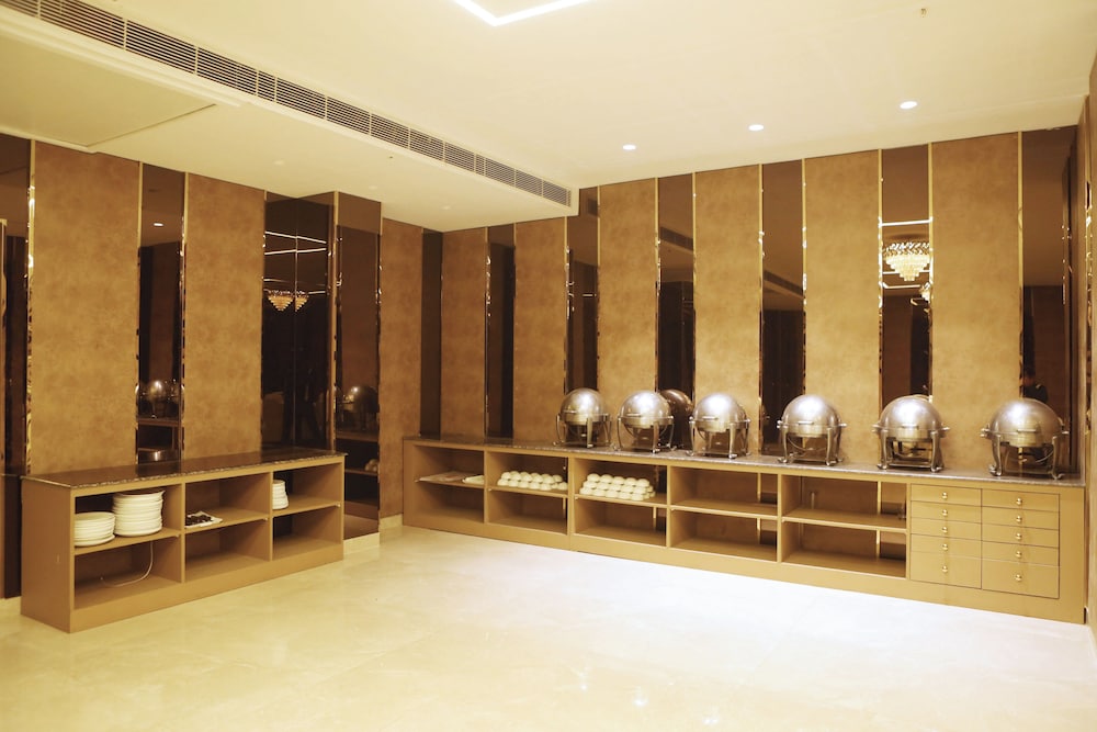Karon Hotel Lajpat Nagar 38/60