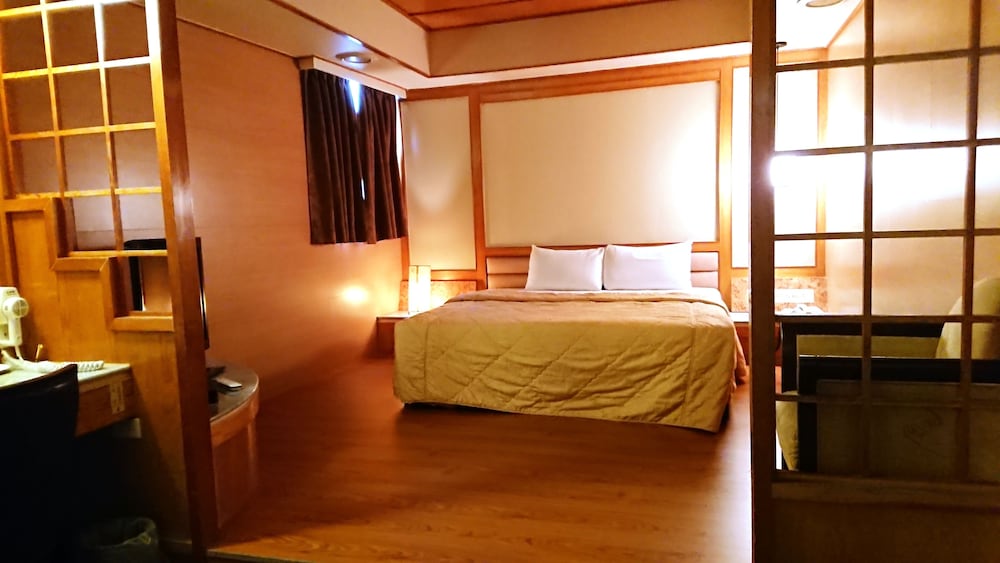Ying Zhen Hotel 12/44