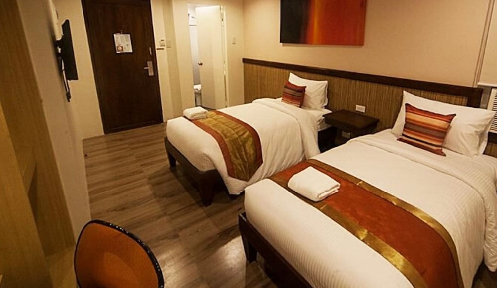 Ns Royal Hotel 34/59