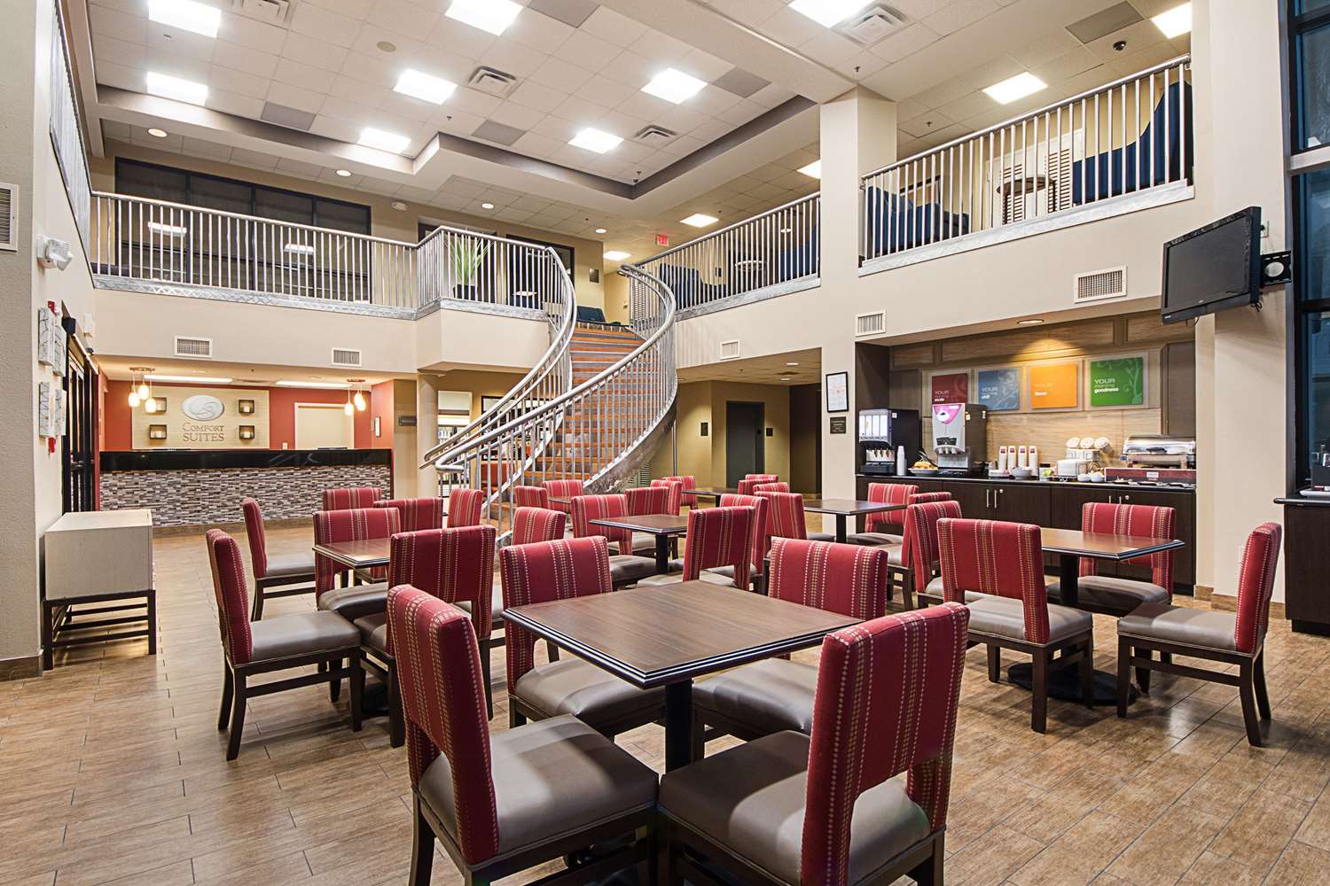 Comfort Suites Beachside 36/44