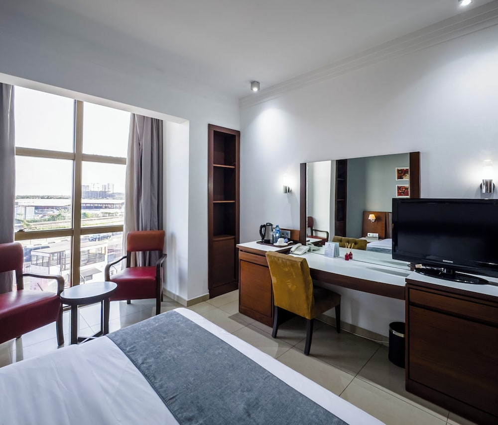 The Avenue Suites 13/46