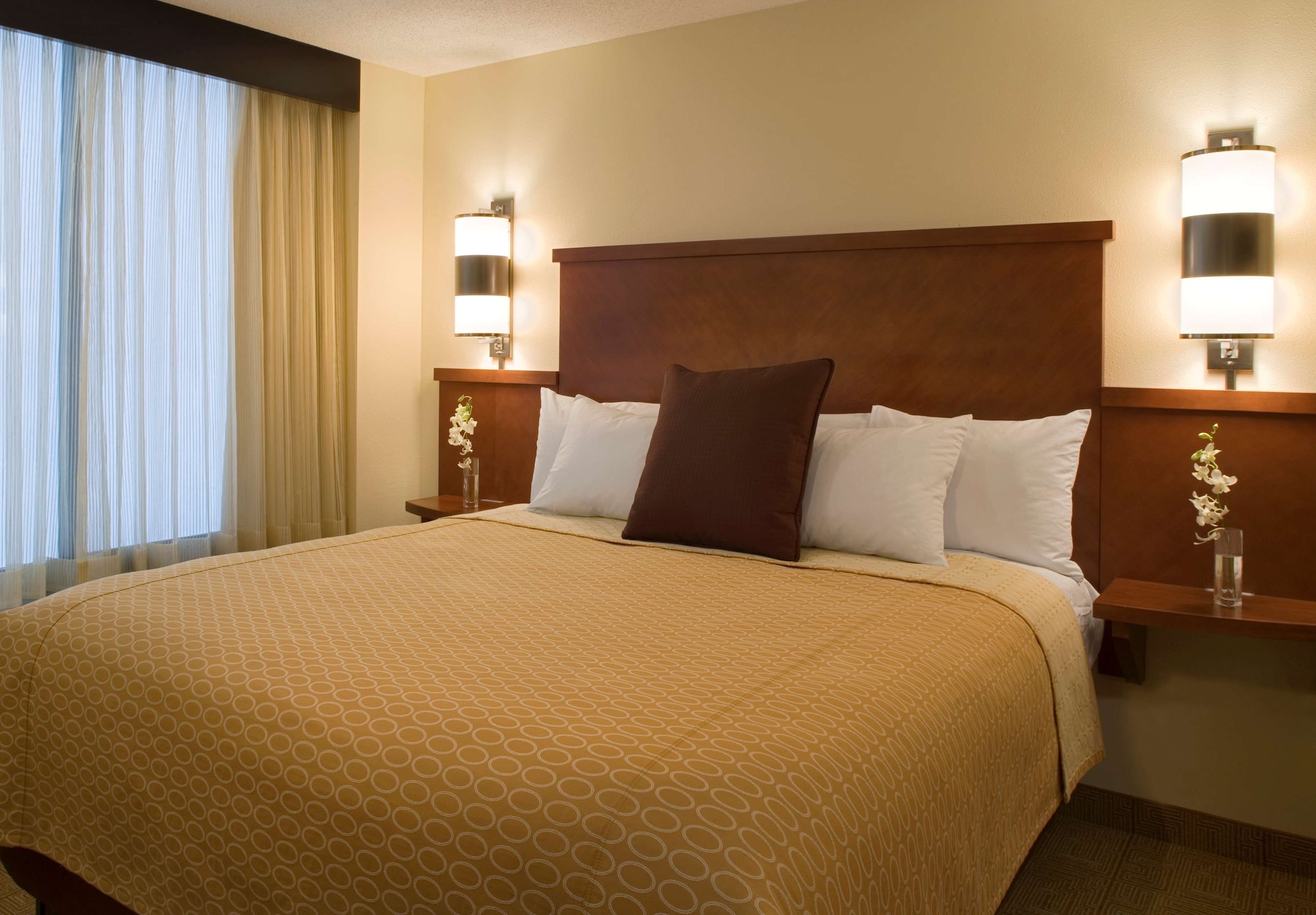 ROOM, QUEEN BED, SOFA, HIGH FLOOR