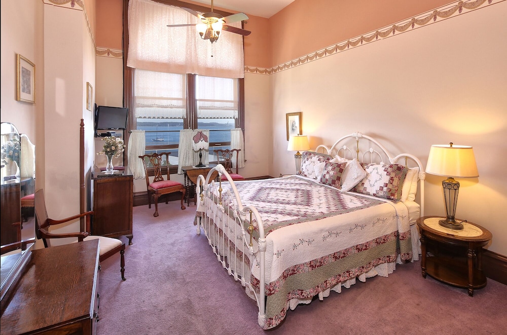 PALACE HOTEL PORT TOWNSEND 4/43