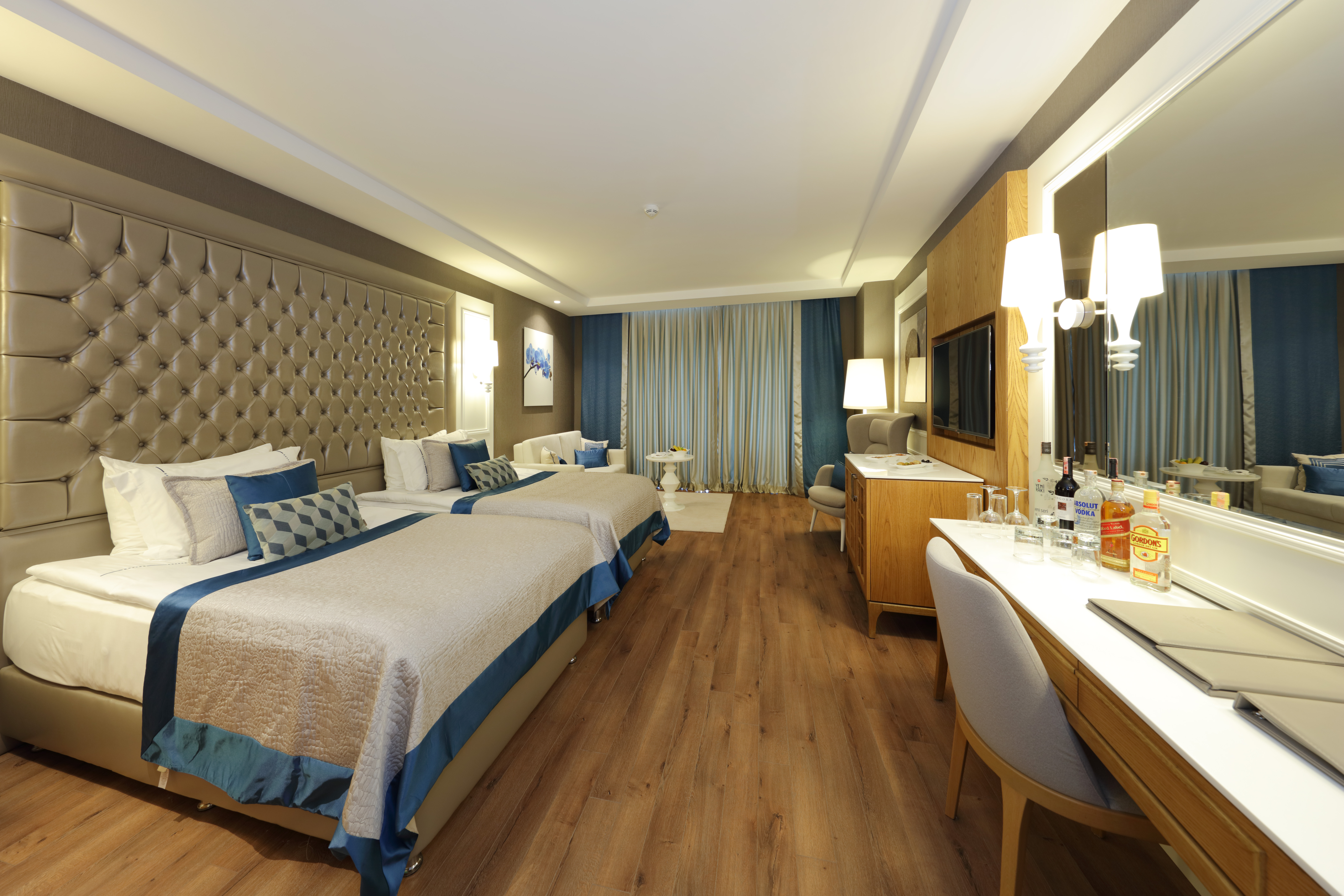 Deluxe, Double Bed, Land View
