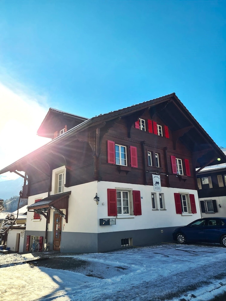 Adventure Guesthouse 5/45