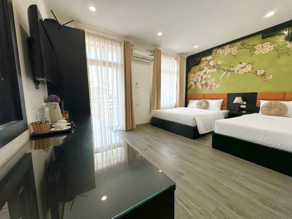 ROOM, TRIPLE, CITY VIEW, BALCONY