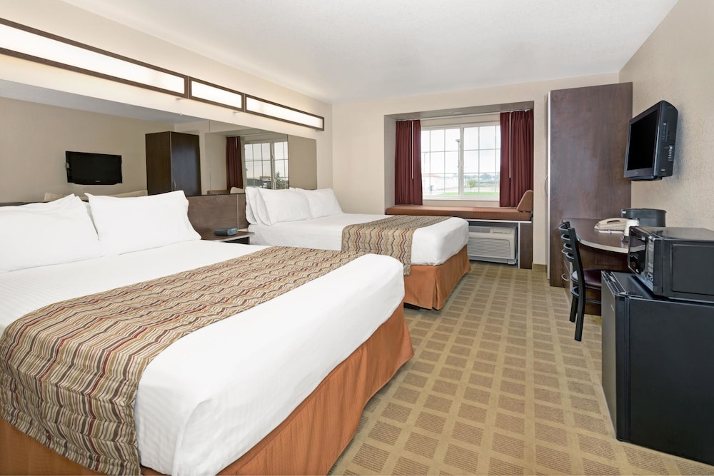 Microtel Inn & Suites by Wyndham Cheyenne 13/31
