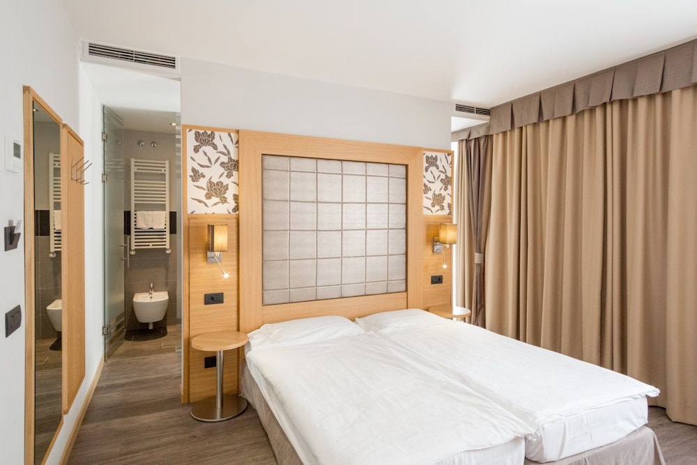 HOTEL PACE 28/65