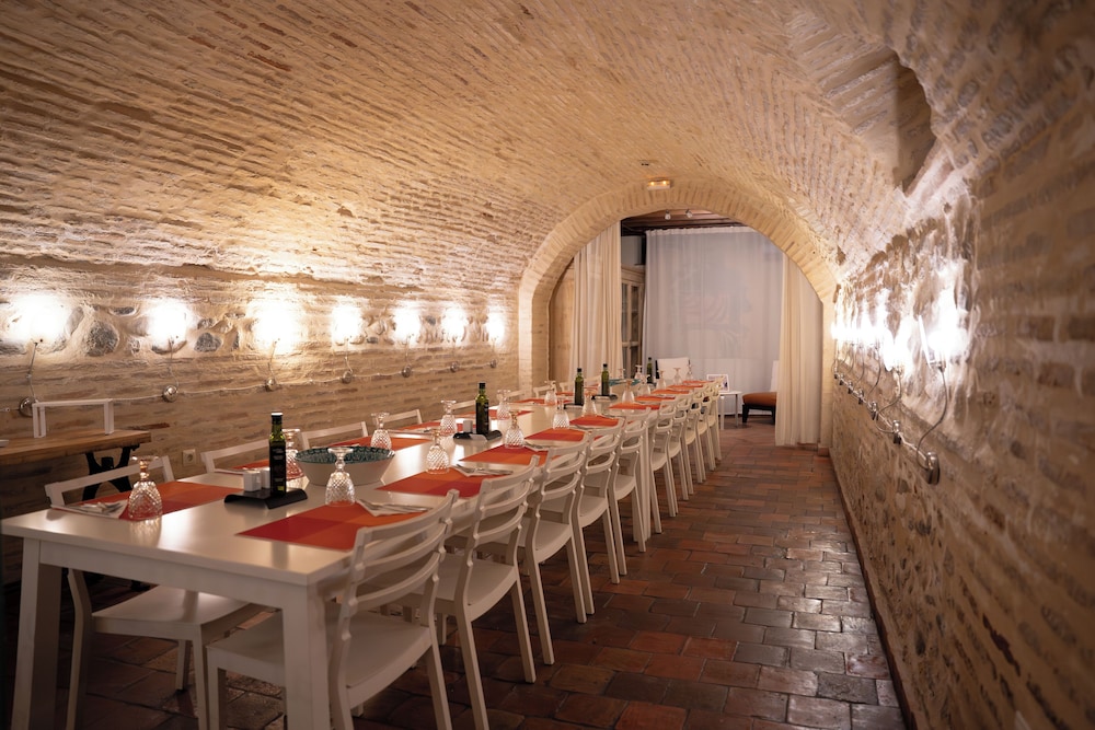 Gar Anat Hotel Boutique 66/81
