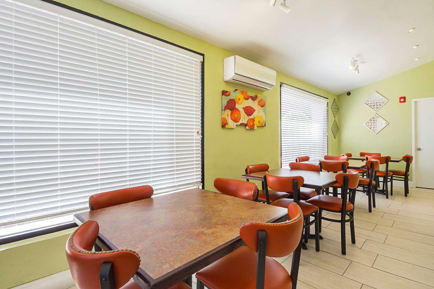 Studio6 Suites North Richland Hills, TX 21/24