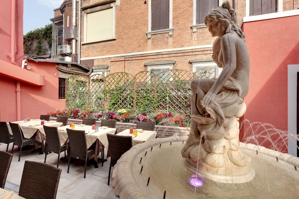 New Reiter Hotel 34/58