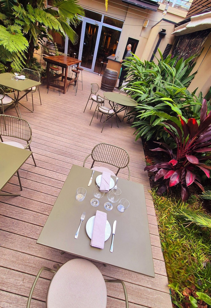 Fierro Boutique Hotel 71/74