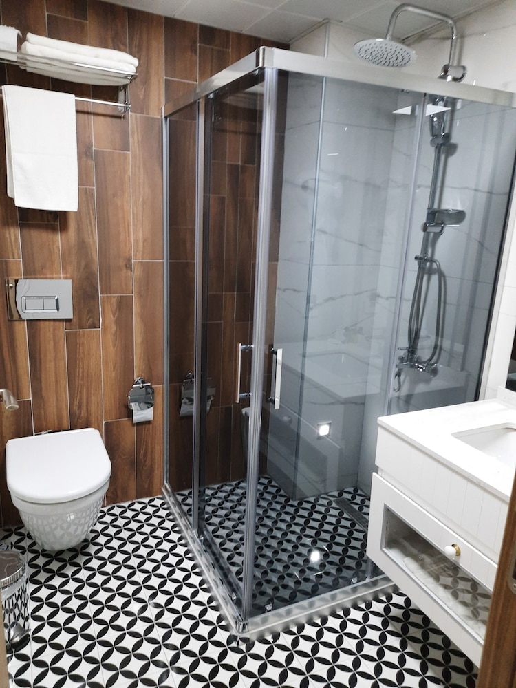 Nadir Business Otel 18/19