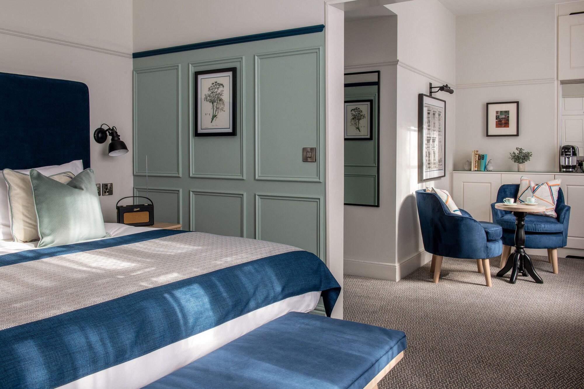 Junior, Double Bed, Lady Anne Middletons Hotel 2/3