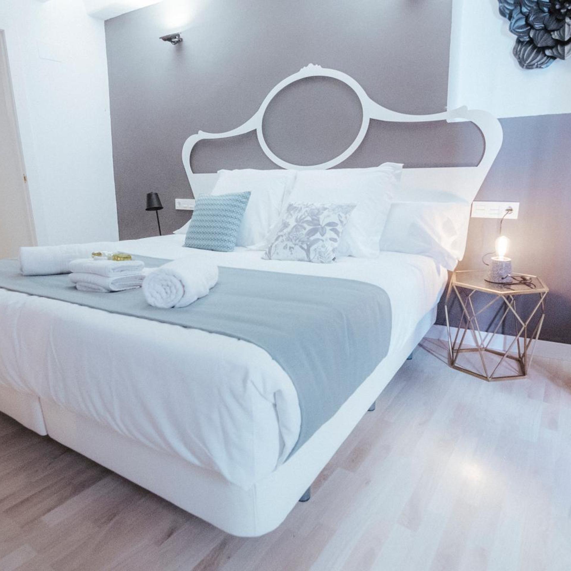 ROOM, QUADRUPLE