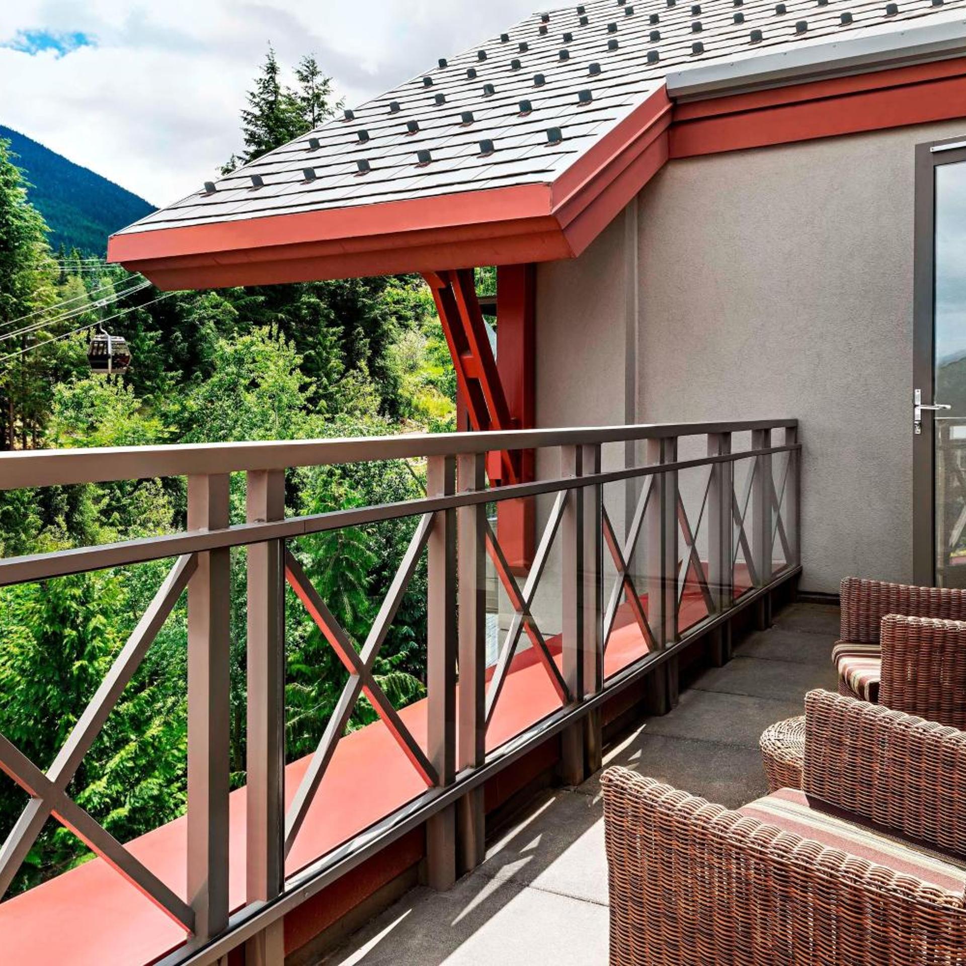Penthouse Suite, 2 Queen Beds, Mountain View, Sofa