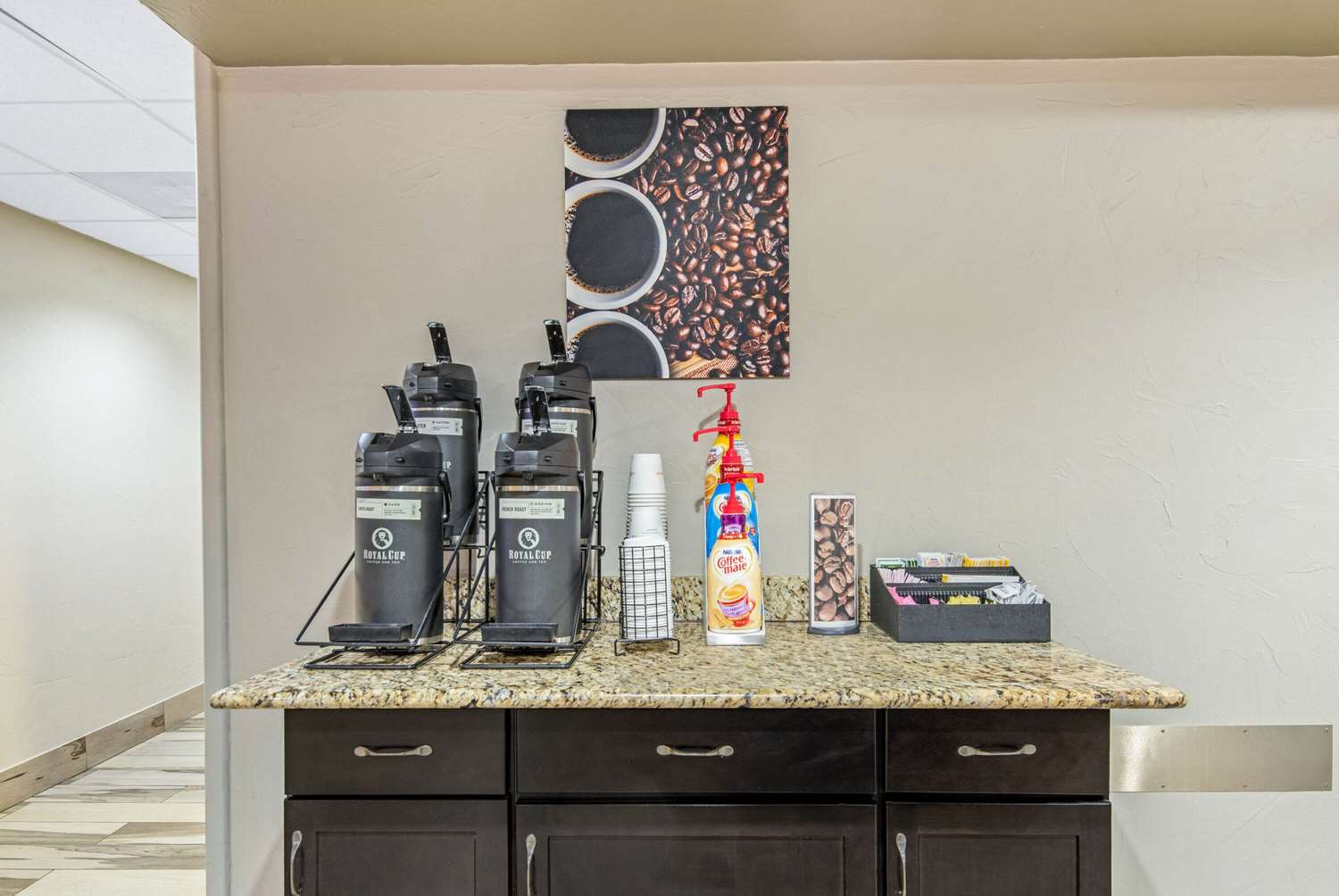 La Quinta Inn & Suites by Wyndham Denison - N. Lake Texoma 10/35