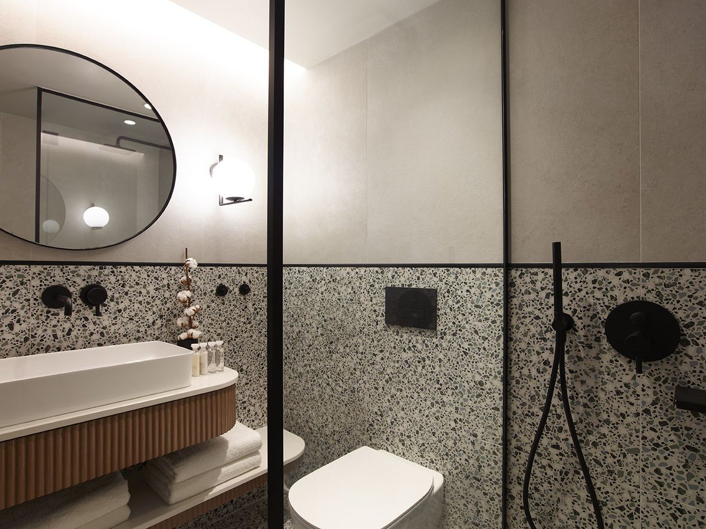 Titania Hotel 48/48