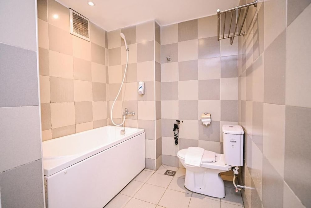Kingston Hotel 1 @ Bukit Bintang 58/59