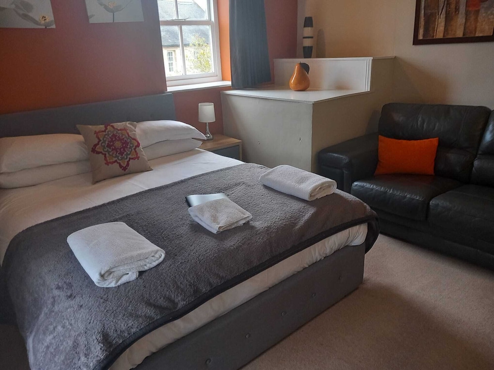 Charles Cotton Hotel 13/33