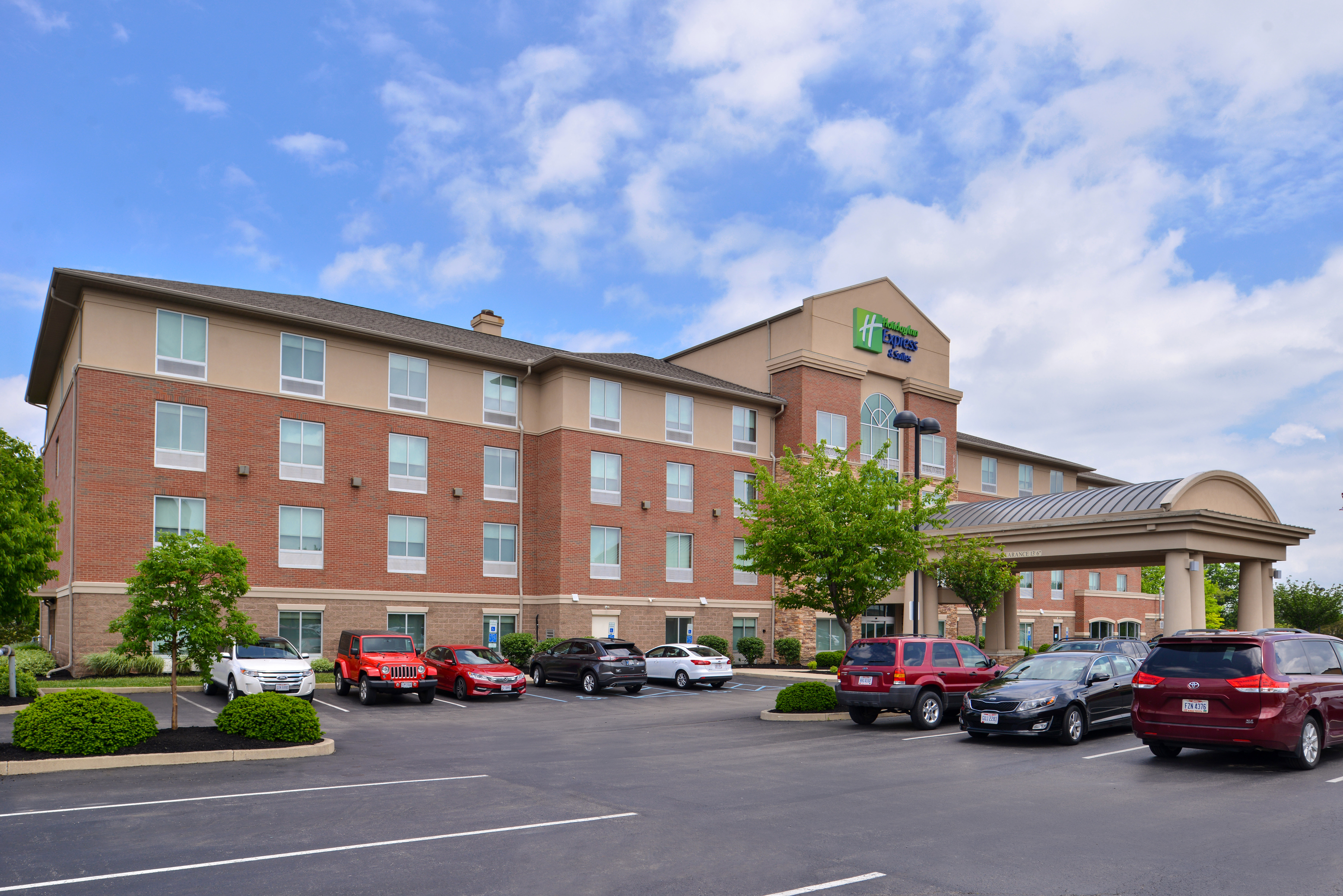 Holiday Inn Express Suites Cincinnati Mason 45/49