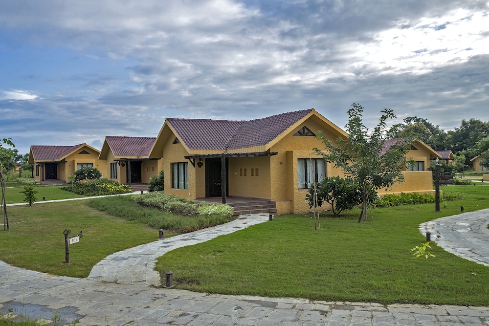 WelcomHeritage Tadoba Vanya Villas resort and Spa 57/61