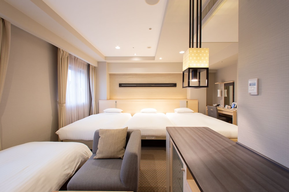 ROOM, TRIPLE, SOFA