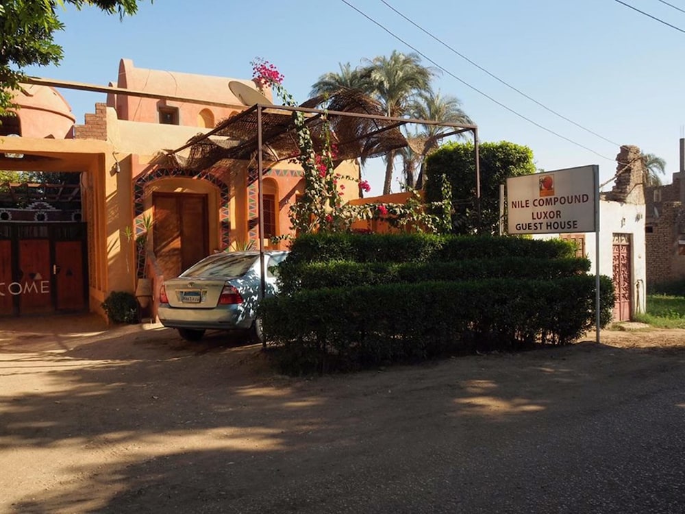 Nile Compound Hotel 40/50