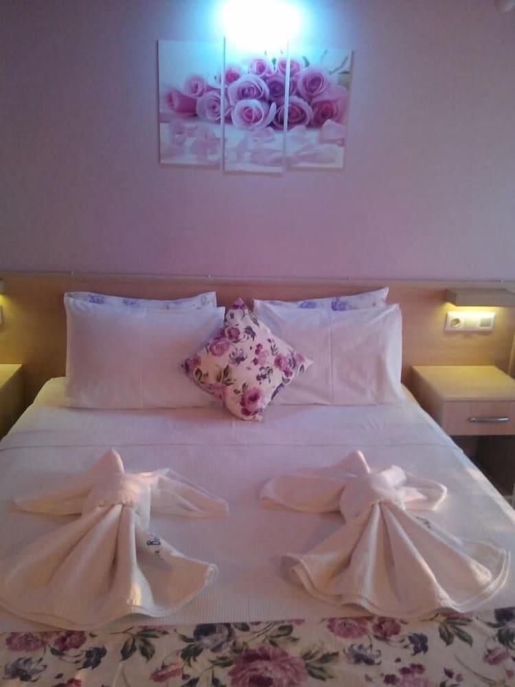 Hotel Mola 10/30