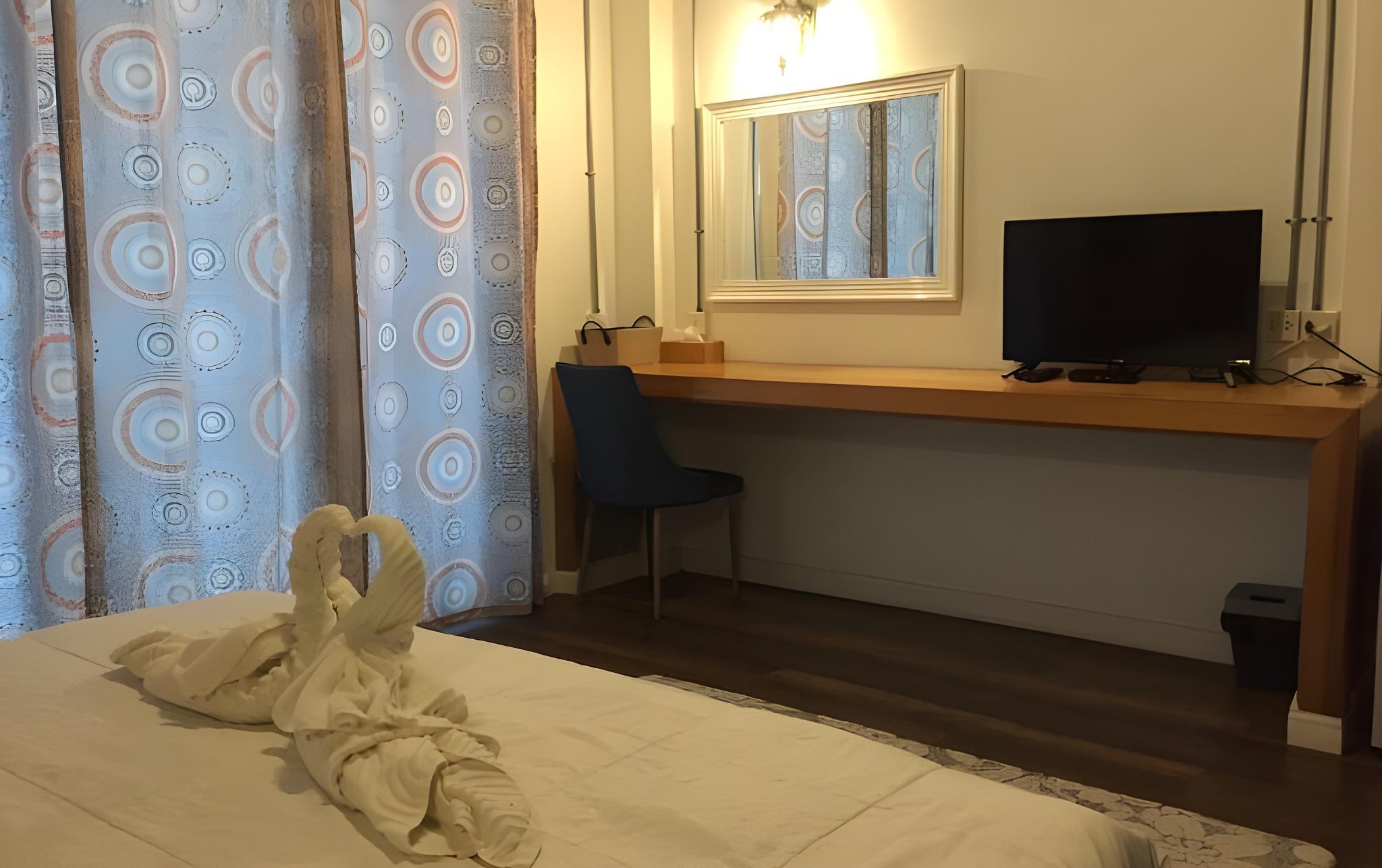 Deluxe, Double Bed