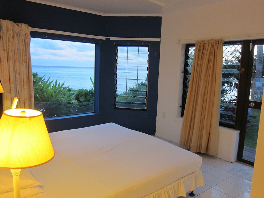 Raina Beach Apartments 50/71
