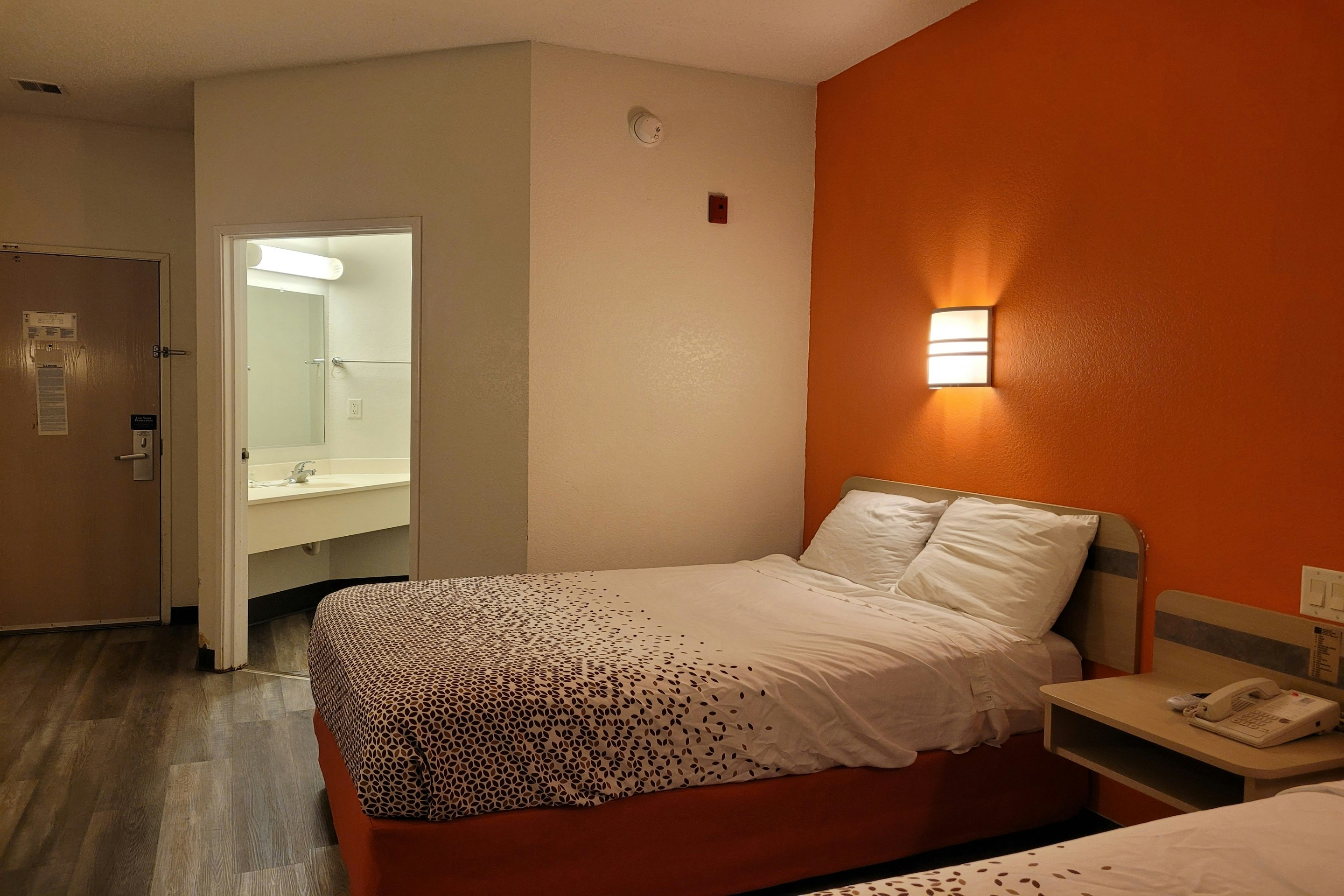 Modern Stay 39 Lakeview By OYO Minonk 20/50