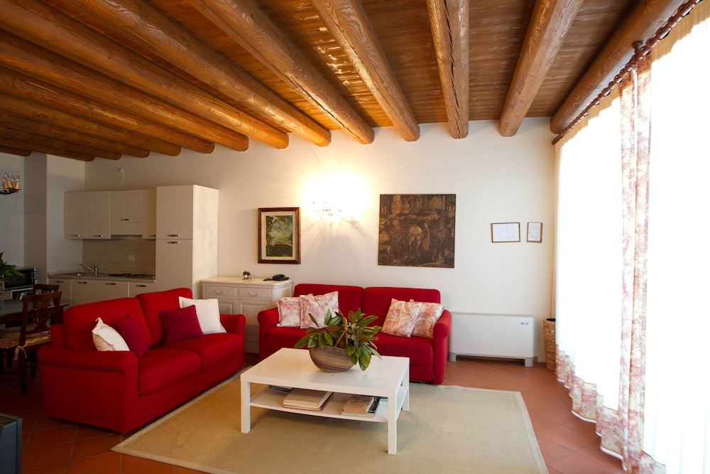 Relais Corte Paradiso 52/76