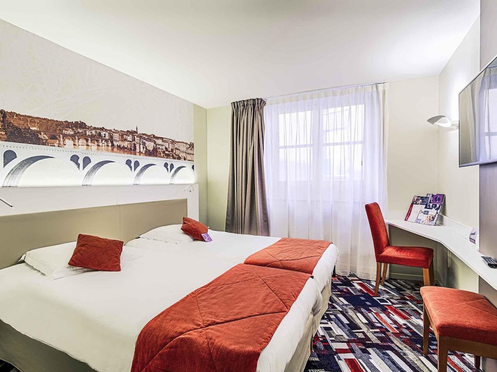 Classic, Twin Beds