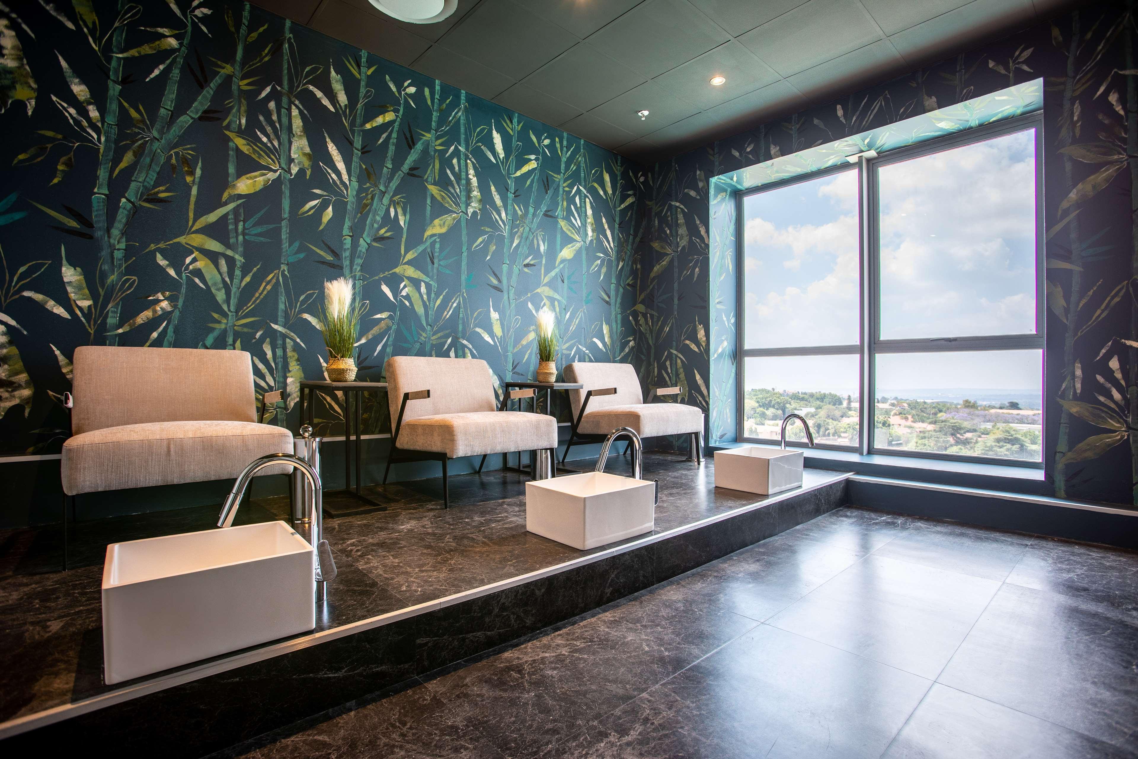 RADISSON BLU HOTEL SANDTON 24/50