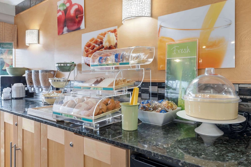 梅约医疗院区质量套房酒店(Quality Inn & Suites Mayo Clinic Area) 图片2