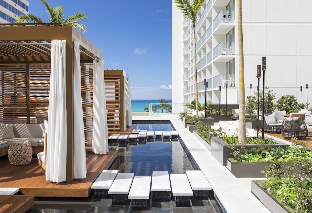 Alohilani Resort Waikiki Beach 5/67