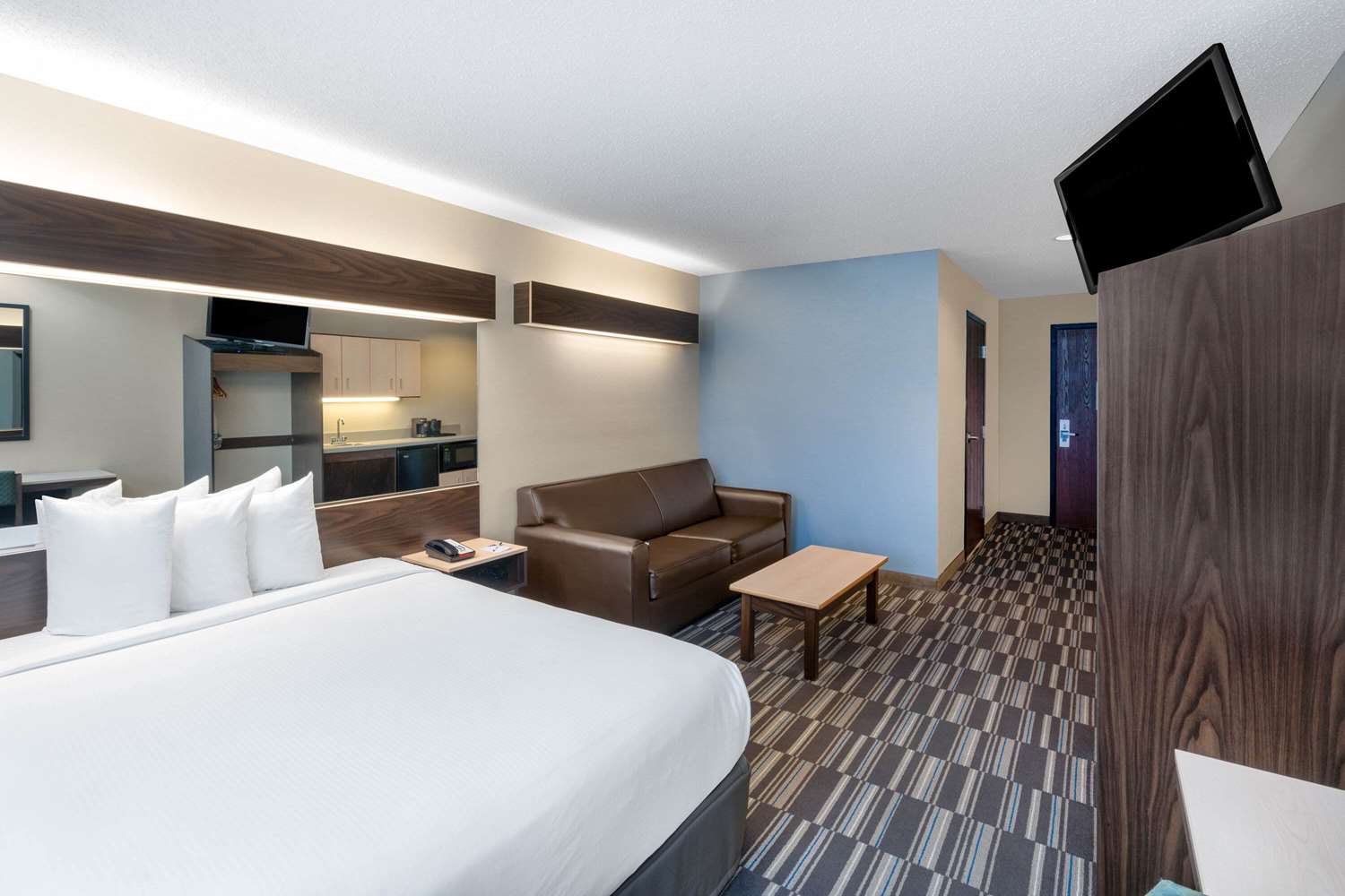 Microtel Inn And Suites Columbus North 4/19