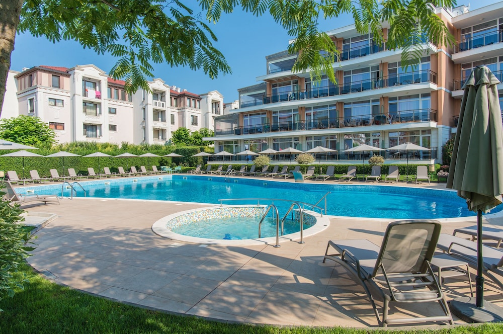 Miramar Hotel 49/50