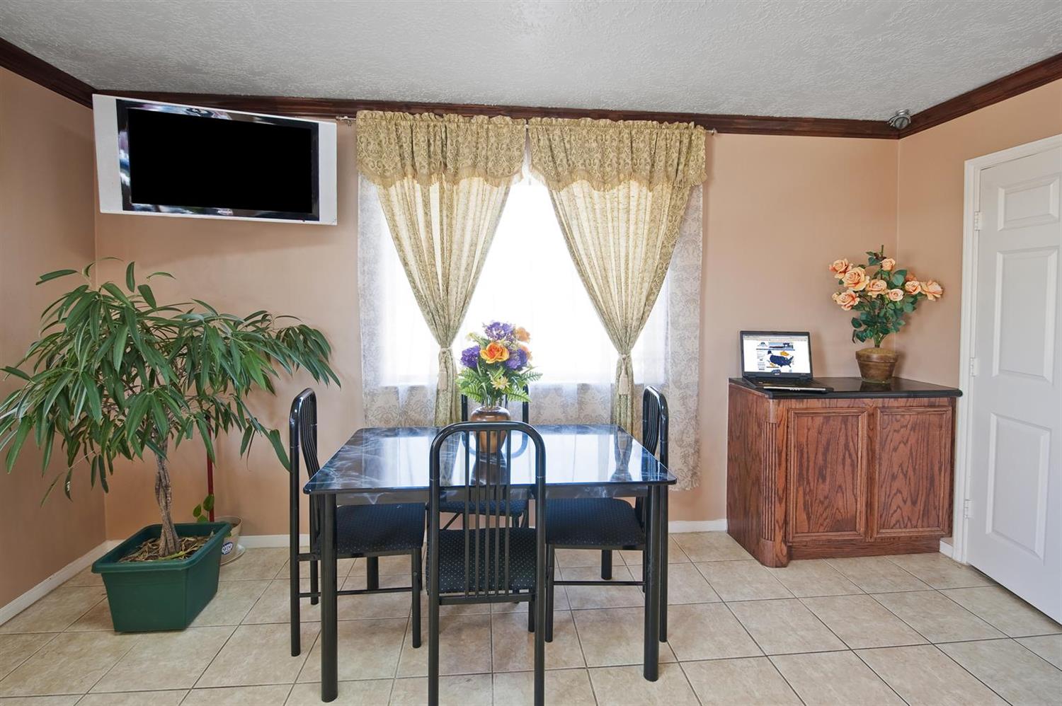 Americas Best Value Inn Suites Hempstead Prairie View 6/22