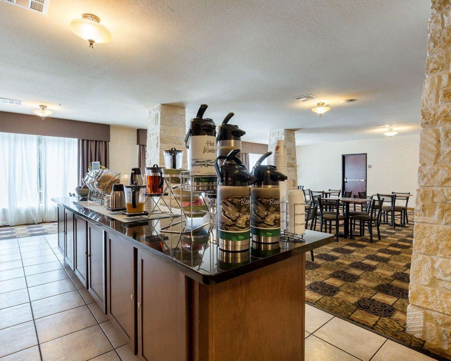 Quality Suites Huntsville Near University 6/24