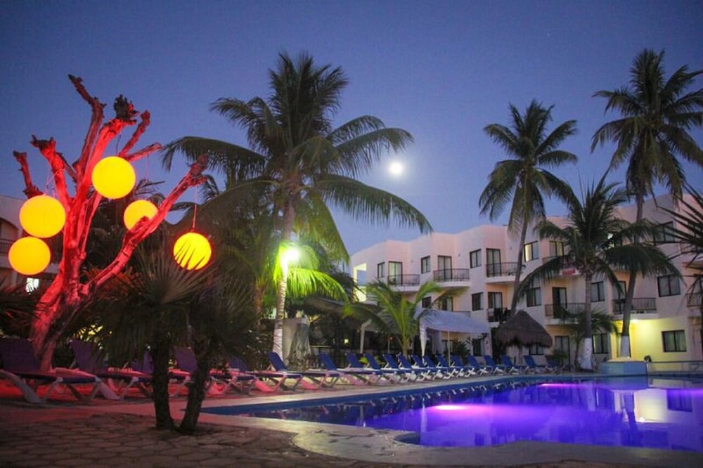 Hotel Posada Del Mar 8/60